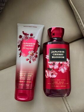 Bath & Body Works Japanese Cherry Blossom Body Wash & Cream - Red/Pink